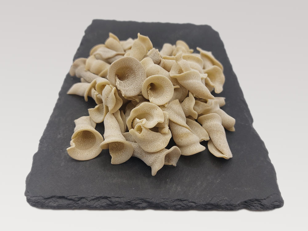 palasaca-ezcaray-pasta-capricho-con-forma-de-trompeta